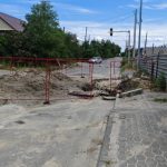 Без воды и с перекрытой дорогой: жители Ангарского пожаловались на последствия прорыва трубы