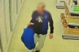 Мужчина вынес колбасу на 11 тысяч рублей из магазина в Волгограде