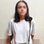 В Волжском 19-летнюю девушку задержали за передачу банковских карт мошенникам