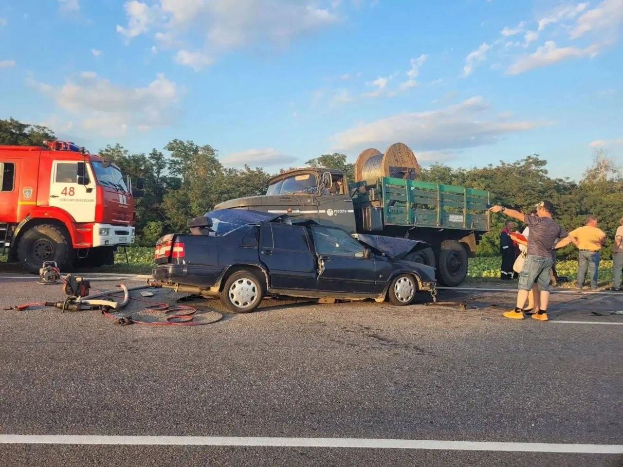 В Новониколаевском районе в ДТП погибли водитель Volvo и 13-летняя девочка
