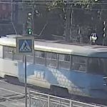 Перед центром Волгограда остановилось движение трамваев