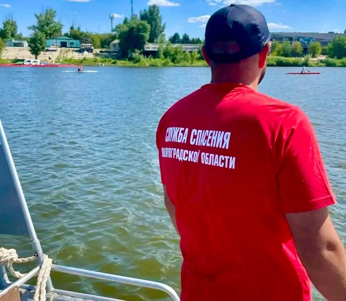 На Ахтубе спасли мужчину, которому стало плохо на воде