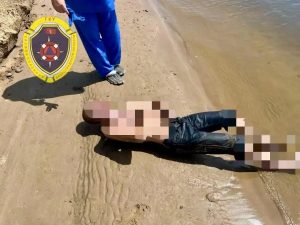 На диком пляже Волжского из Ахтубы подняли тело пропавшего мужчины