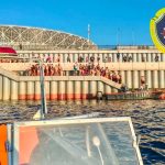 Около 200 участников совершили массовый заплыв через Волгу