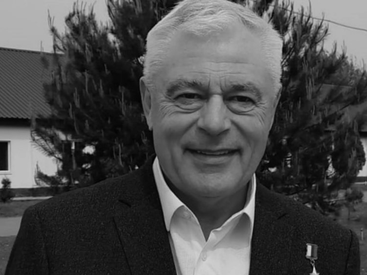 Скончался уполномоченный по правам человека Валерий Ростовщиков