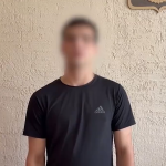 В Камышине 18-летний парень угнал автомобиль и врезался в ворота дома