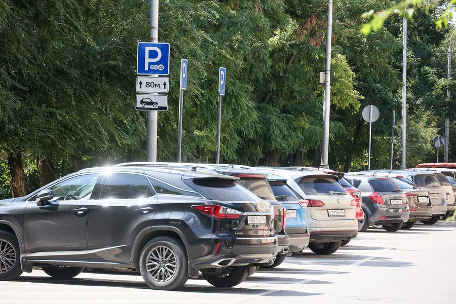 В Волгограде планируют ввести парковочные абонементы для жителей