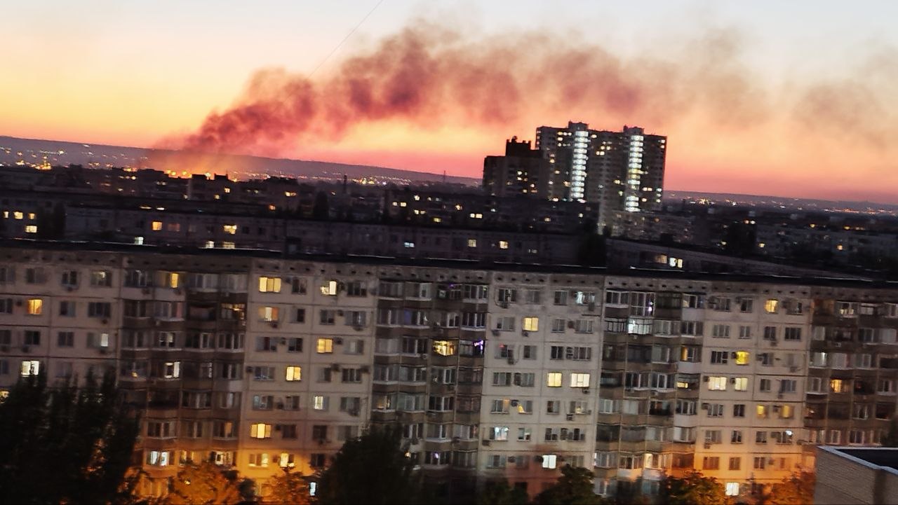 В Волгограде продолжается горение: над районом поднялся столб дыма