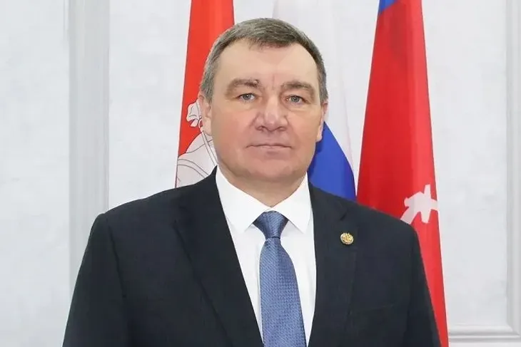 Глава Кумылженского района Денисов ушел в отставку и решил отправиться на СВО