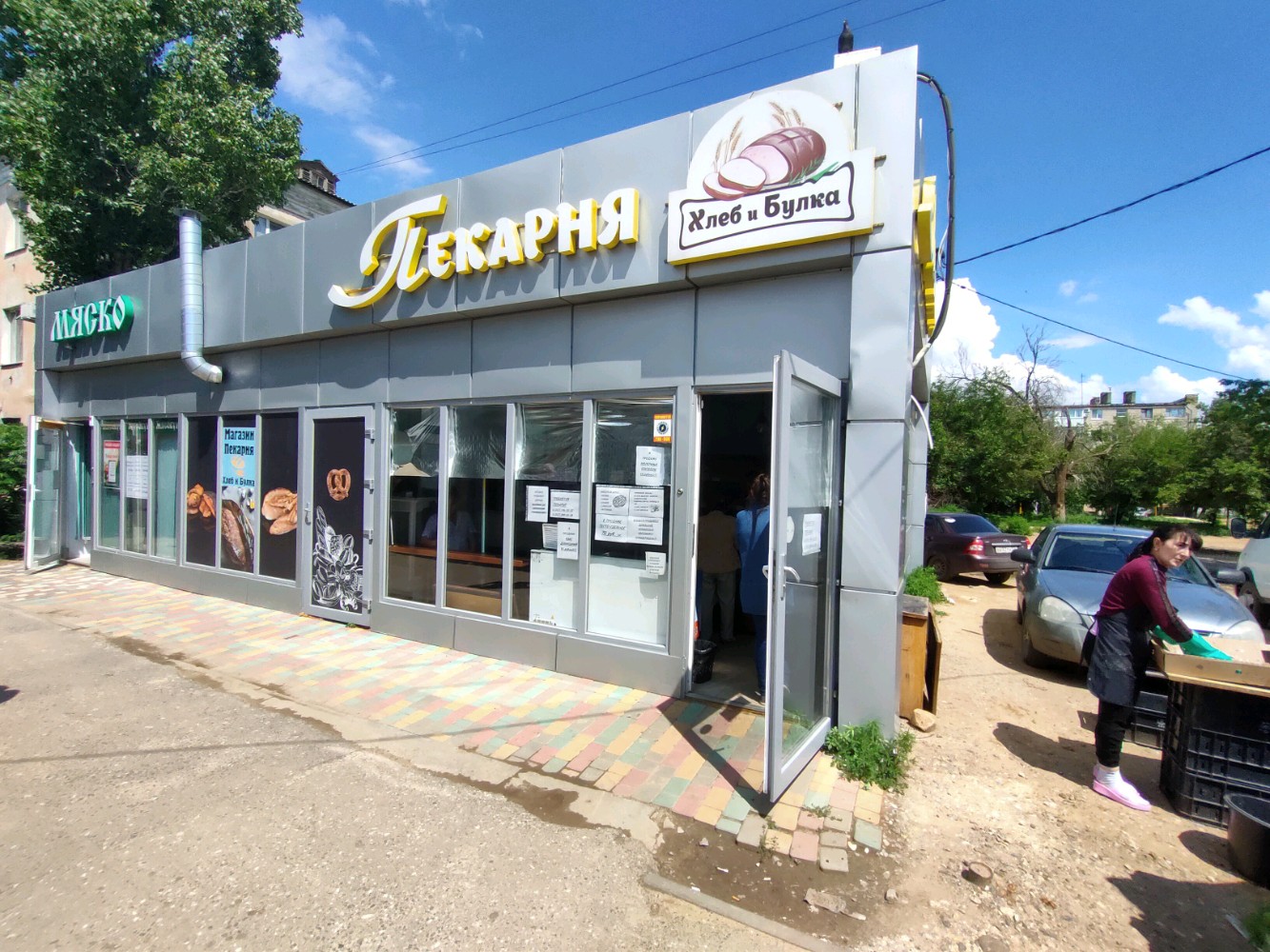 В Дзержинском районе Волгограда готовят к сносу сразу несколько торговых павильонов