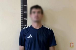 в камышине убил ногами