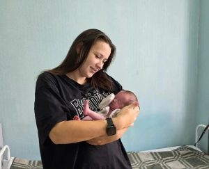 Волгоградские врачи спасли крошечную Милану девочка родилась весом всего 990 граммов