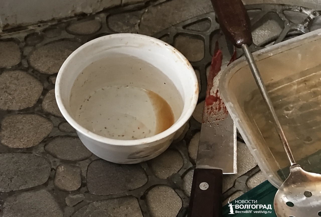 В Волгограде 24-летняя женщина ударила сожителя ножом в спину во время ссоры