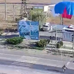 Парашютист приземлился прямо на трассу под Волгоградом