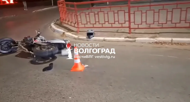 В Камышине 28-летний мотоциклист погиб в столкновении с двумя автомобилями